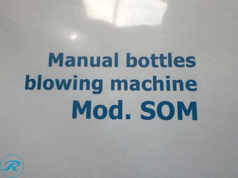 IC Filling Systems Manual Bottle Blowing Machine Mod. SOM - Roller Auctions