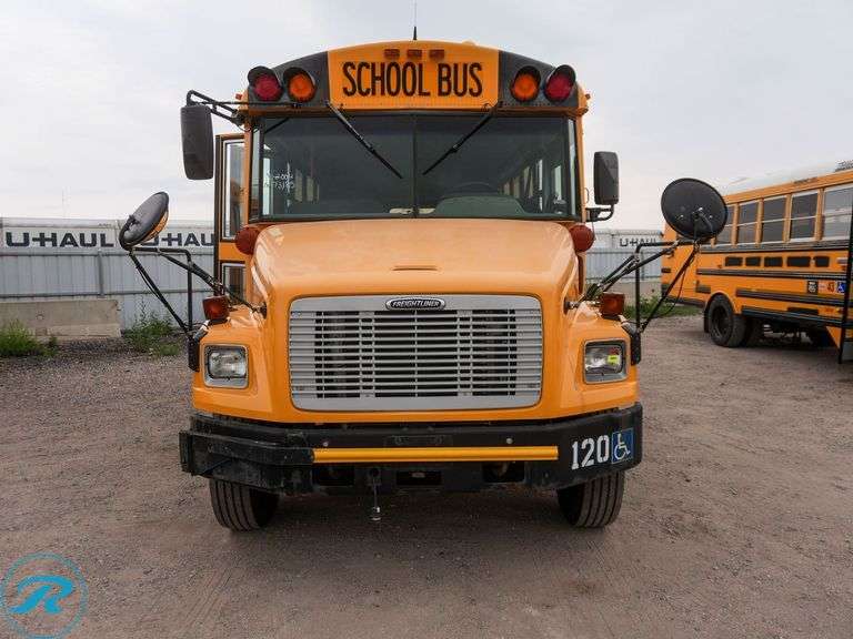 2004  Thomas  Freightliner  RWD  30-Passenger School Bus - Roller Auctions
