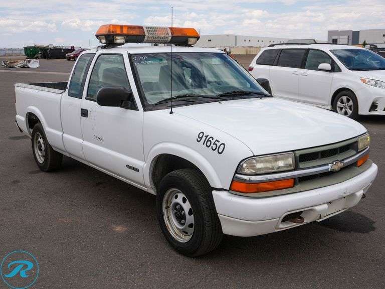 1999 Chevrolet S10 LS 4WD Extended Cab Pickup - Roller Auctions