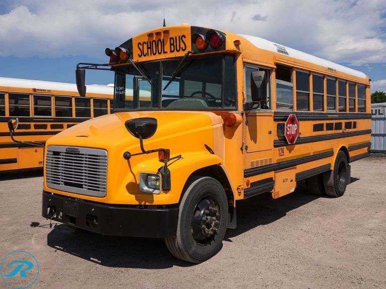 2005 Thomas Freightliner RWD 42-Passenger School Bus - Roller Auctions