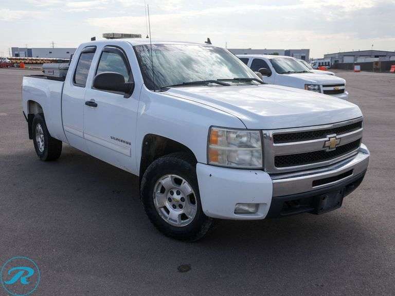 2011  Chevrolet  Silverado 1500  4WD Super Cab  Pickup - Roller Auctions