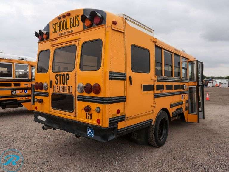 2004  Thomas  Freightliner  RWD  30-Passenger School Bus - Roller Auctions
