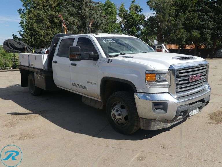 2019  GMC  3500 HD  4WD  Flatbed Truck - Roller Auctions