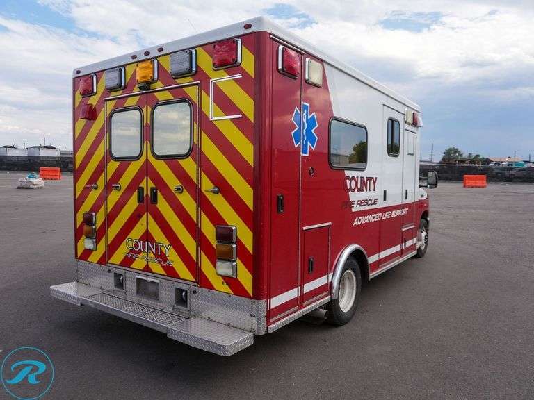 2012 Ford E450 RWD Ambulance - Roller Auctions