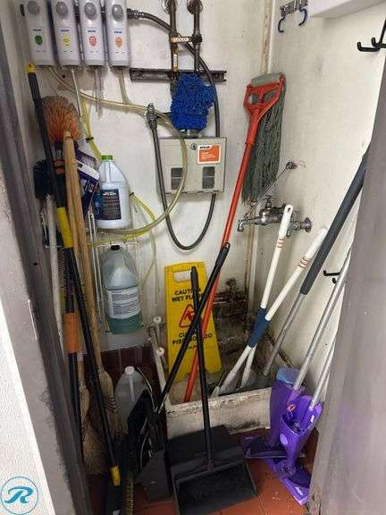 Janitorial Cleaning Station with Ecolab Dispenser System and Accessories - Roller Auctions