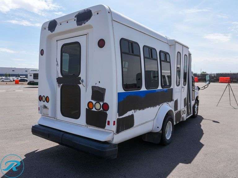2014 Forest River E350 Super Duty RWD 4-Passenger, 2-Wheel Chair Shuttle Bus - Roller Auctions
