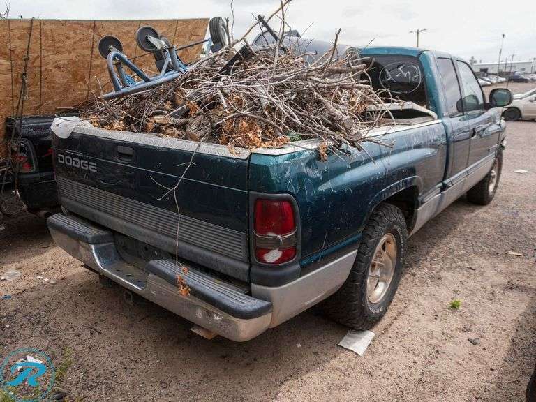 1998  Dodge  Ram 1500 Laramie   RWD - Roller Auctions