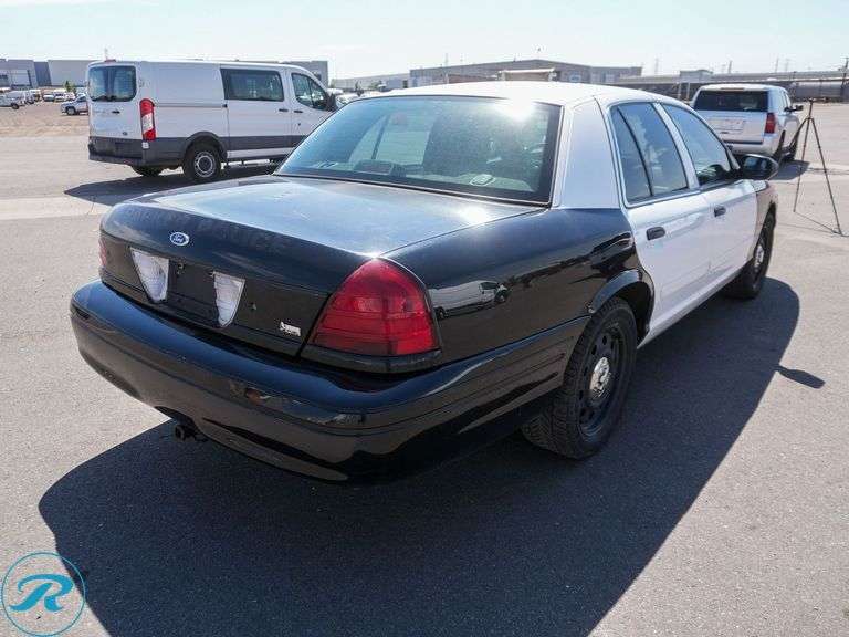 2010  Ford  Crown Victoria  RWD  Police Interceptor - Roller Auctions