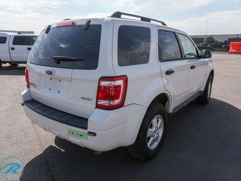 2009  Ford  Escape   XLT  AWD  SUV - Roller Auctions