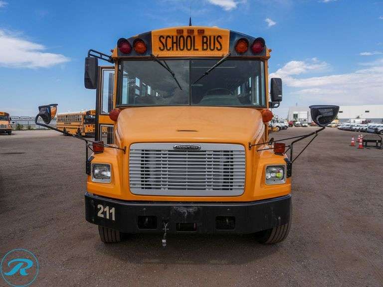 2001  Thomas  Freightliner  RWD  65-Passenger School Bus - Roller Auctions