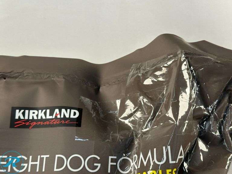 Kirkland Signature Healthy Weight Formula Chicken & Vegetable Dog Food 40 lb. - New - Damaged Package - Roller Auctions