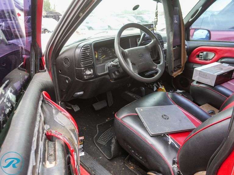 1995  Chevrolet  Tahoe   4WD - Roller Auctions