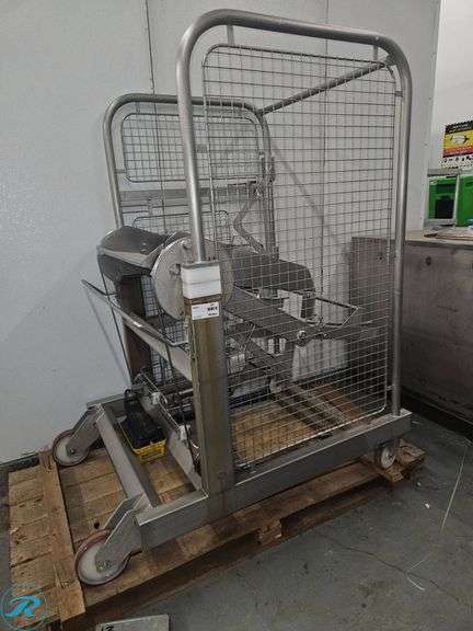 Stainless Steel Hydraulic Tote Dumper, Foot Pedal Control on Casters