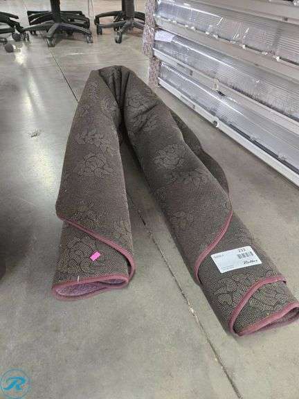 Round Rug with Tree Ring Pattern, Diameter 86 Inches - Roller Auctions