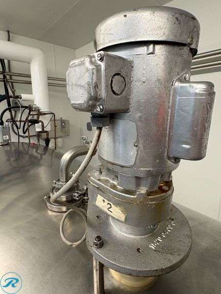 Dairy Equipment Co. Model DKF Refrigerated Bulk Milk Tank 1250 Gal. 72” Diameter, 102” Long, 94” Tall - Roller Auctions