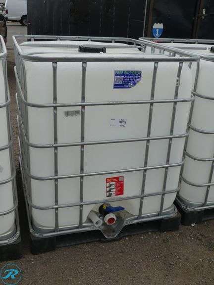 275 Gallon Plastic Tote With Enclosure, One Use, Triple Rinsed, Food Grade, 2" MPT Valve, Forklift Pockets - Roller Auctions