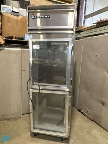 Victory RA-1D-S7-PT Commercial Pass-Through Refrigerated Merchandiser