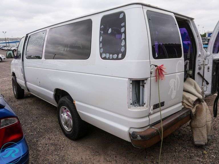 2000  Ford  E350 Vans   RWD - Roller Auctions