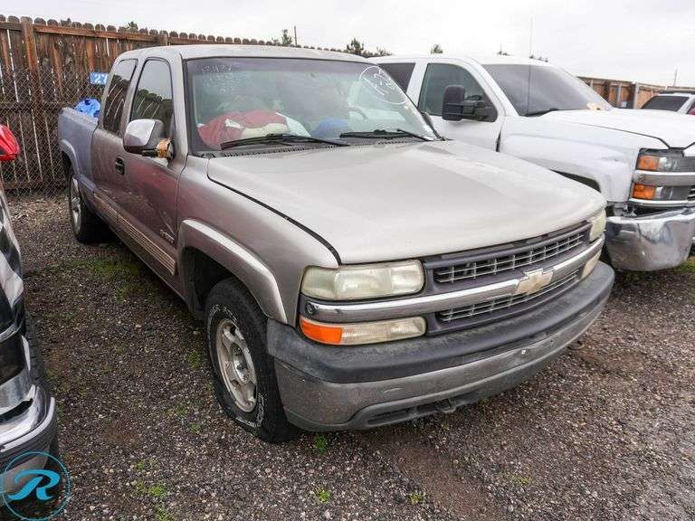 2000  Chevrolet  Silverado 1500 LT  4WD - Roller Auctions