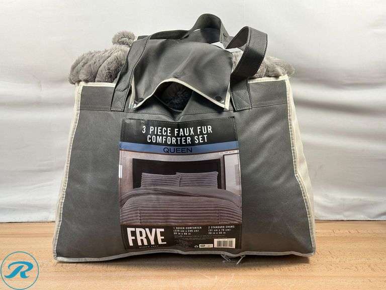 Frye: 3 Piece Queen Comforter Set- Like New