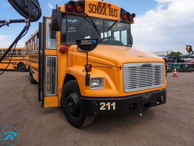 2001  Thomas  Freightliner  RWD  65-Passenger School Bus - Roller Auctions