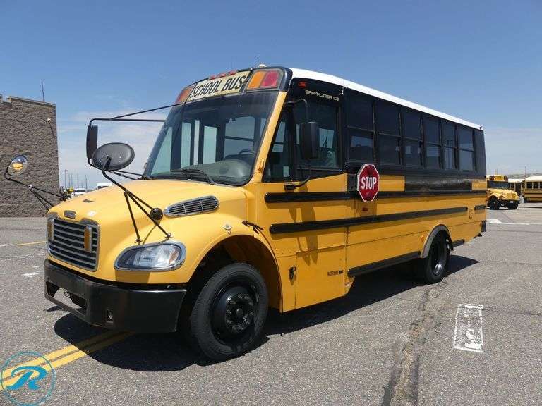 2009 Thomas Saf-T-Liner C2 Freightliner RWD 30-Passenger School Bus