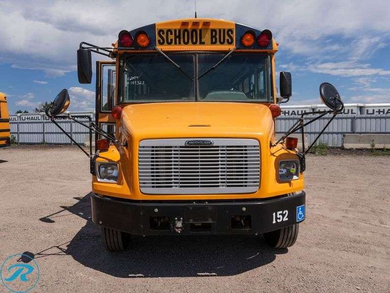 2004 Thomas Freightliner RWD 30-Passenger School Bus - Roller Auctions