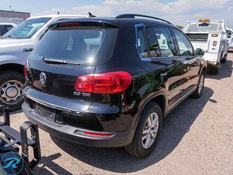 2015  Volkswagen  Tiguan  TSI  FWD  PARTS ONLY - Roller Auctions