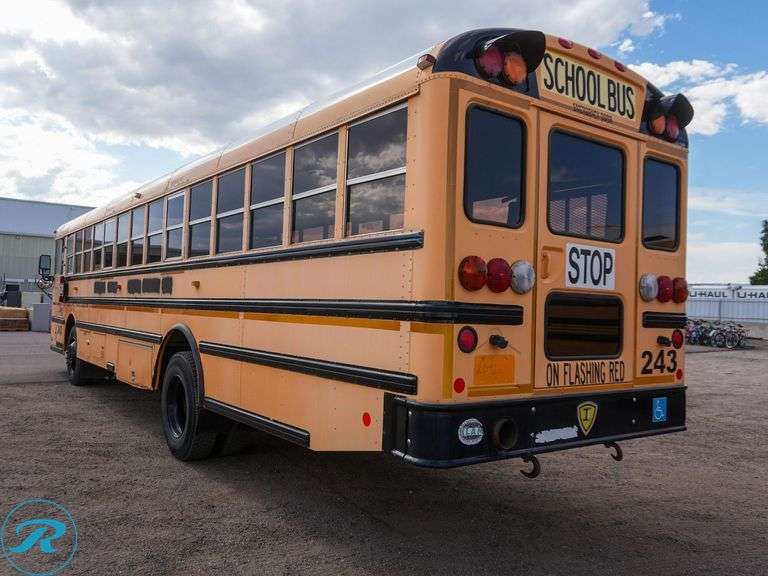 2010 International RWD 64-Passenger School Bus - Roller Auctions
