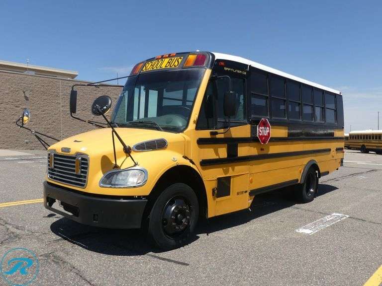 2011 Thomas Saf-T-Liner C2 Freightliner 30-Passenger School Bus