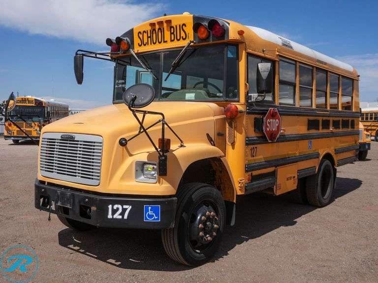 2004  Thomas  Freightliner  RWD  30-Passenger School Bus - Roller Auctions