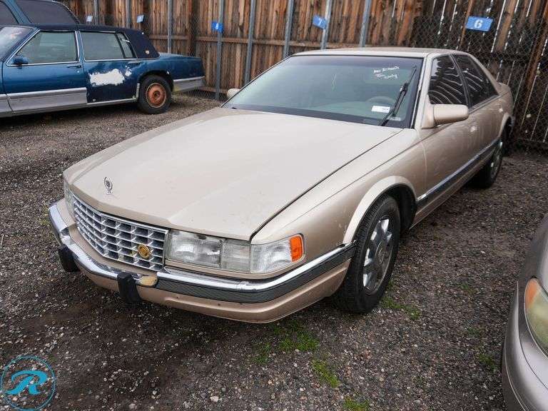 1997  Cadillac  Seville SLS  FWD
