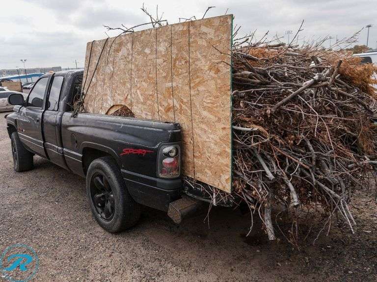 1998  Dodge  Ram 1500 Laramie   4WD - Roller Auctions