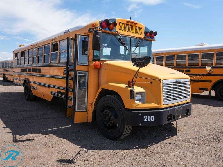 2001  Thomas  Freightliner  RWD  65-Passenger School Bus - Roller Auctions