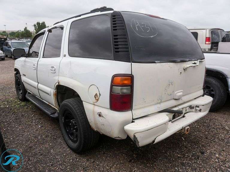 2001  Chevrolet  Tahoe Base   4WD - Roller Auctions