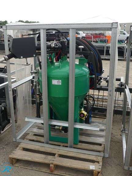 New DB500 Mobile Abrasive Blaster With Hoses (Slight Damage to Front Legs) - Roller Auctions