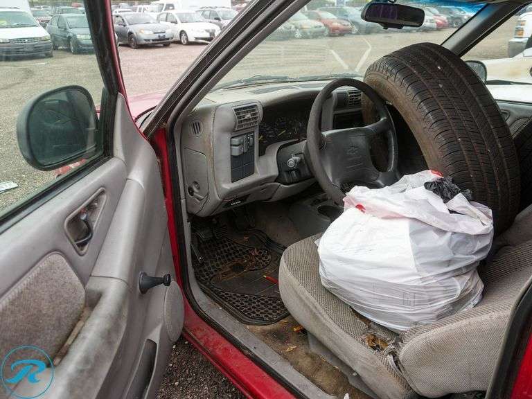 1997  Chevrolet  S10 LS  RWD - Roller Auctions