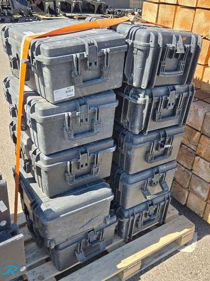 Storage Reston Case Pallet of Hard Plastic Storage Cases - Roller Auctions