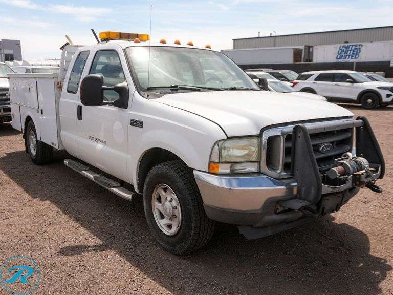 2004  Ford  F350  Super Duty XLT  RWD Super Cab  Utility Truck - Roller Auctions