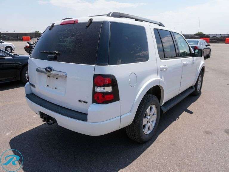2009  Ford  Explorer  XLT  4WD  SUV - Roller Auctions