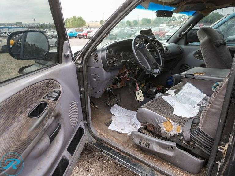 1998  Dodge  Ram 1500 Laramie   4WD - Roller Auctions