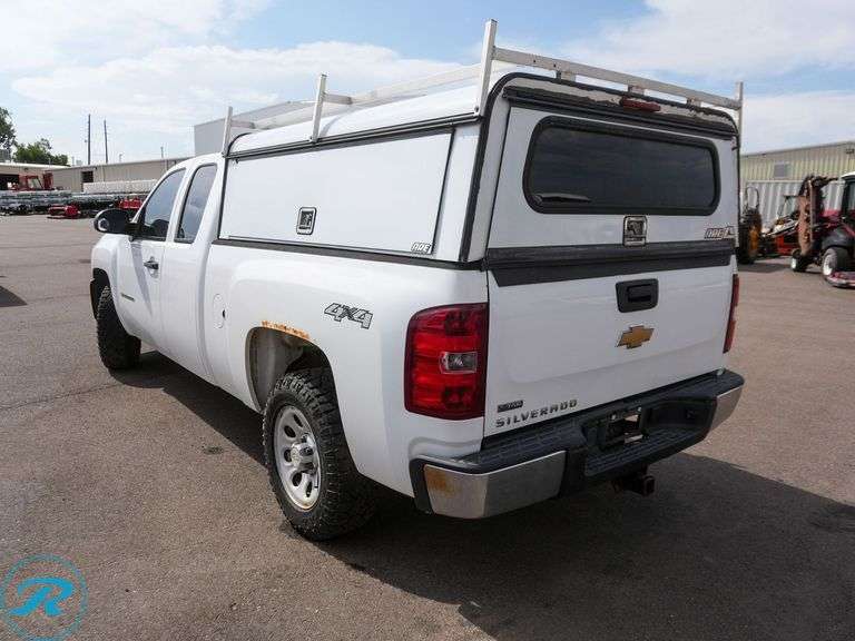 2010 Chevrolet Silverado 1500 4WD Extended Cab Pickup - Roller Auctions