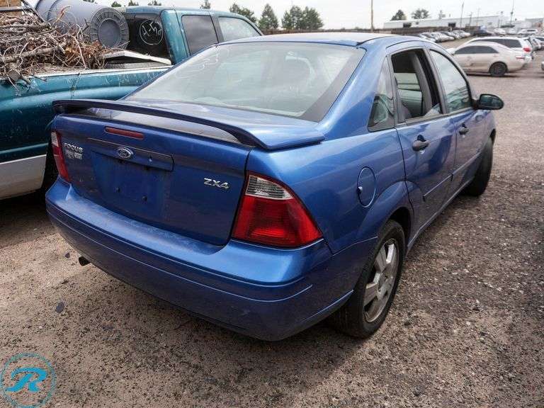 2005  Ford  Focus ZX4 S  FWD - Roller Auctions