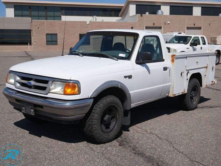 1996 Ford Ranger XLT 4WD Utility Truck