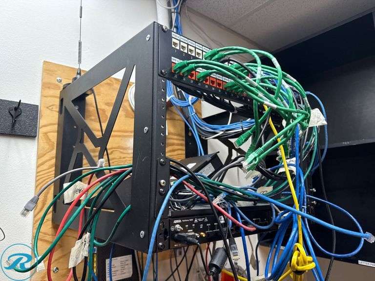 Adtran NetVanta 5660 Unit with comCables Patch Panel - Roller Auctions
