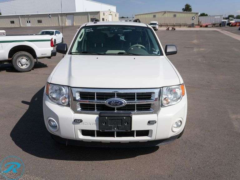 2009  Ford  Escape   XLT  AWD  SUV - Roller Auctions