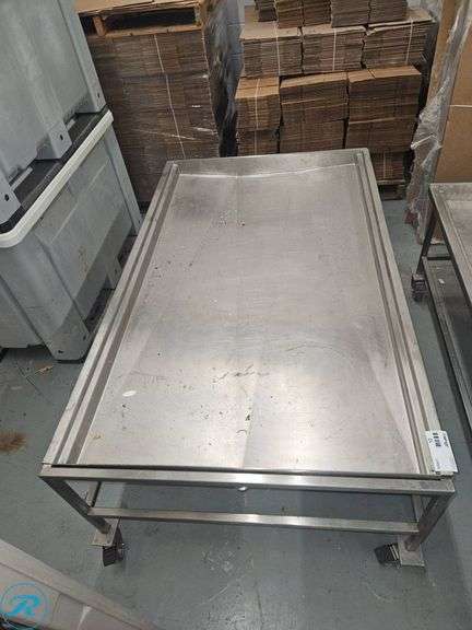 Stainless Steel 40″×66″ Drain Table on Casters