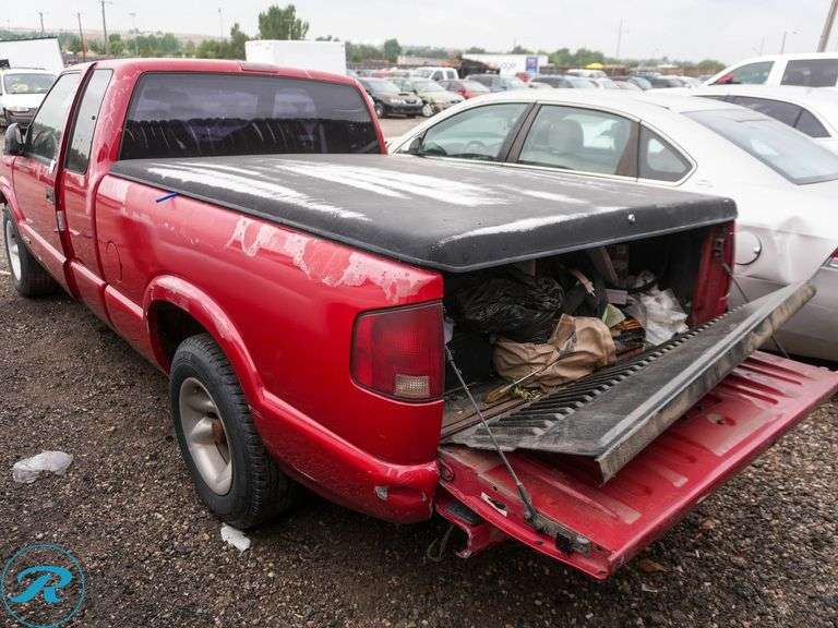 1997  Chevrolet  S10 LS  RWD - Roller Auctions
