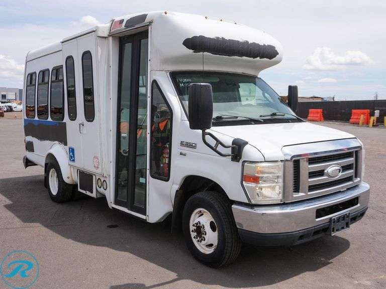 2014 Forest River E350 Super Duty RWD 4-Passenger 2-Wheelchair Shuttle Bus - Roller Auctions