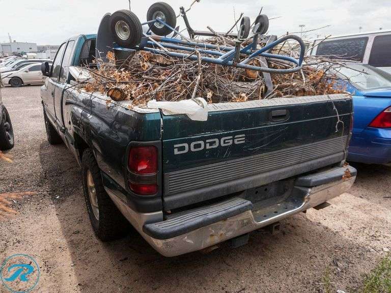 1998  Dodge  Ram 1500 Laramie   RWD - Roller Auctions